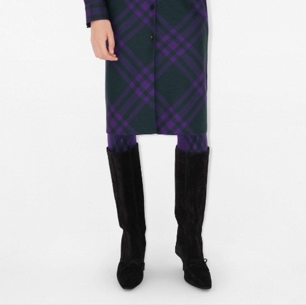 Burberry Elegant Black Knee-High Women's Boots